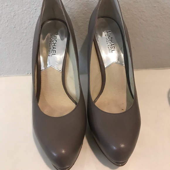 Michael Kors heels - Picture 2 of 4